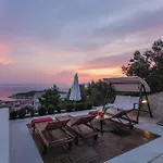 펜션 Luxury With Heated Pool, Jacuzzi And Sauna 마카르스카