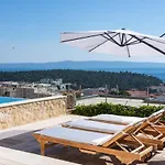 펜션 Luxury With Heated Pool, Jacuzzi And Sauna *