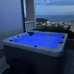 Luxury With Heated Pool, Jacuzzi And Sauna 마카르스카
