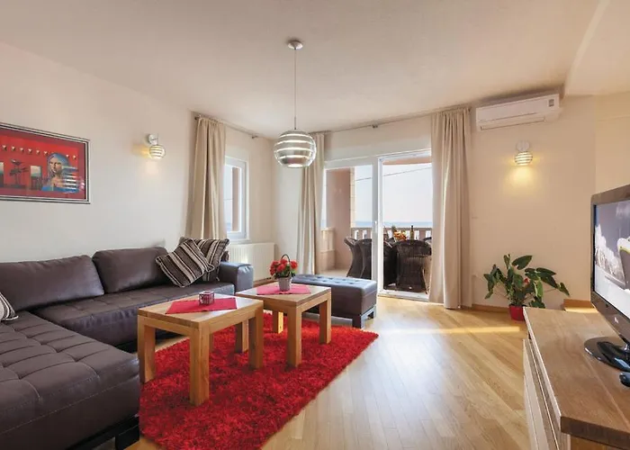 Luxury With Heated Pool, Jacuzzi And Sauna Vakantiehuis