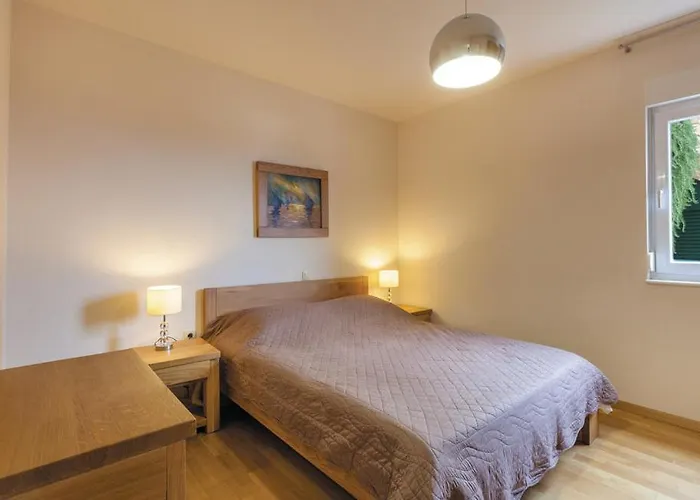 Luxury With Heated Pool, Jacuzzi And Sauna Makarska