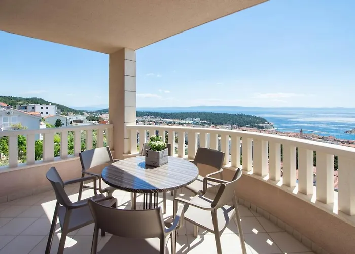 Luxury With Heated Pool, Jacuzzi And Sauna Makarska