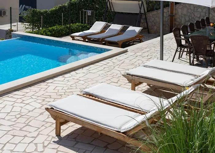 Luxury With Heated Pool, Jacuzzi And Sauna Makarska