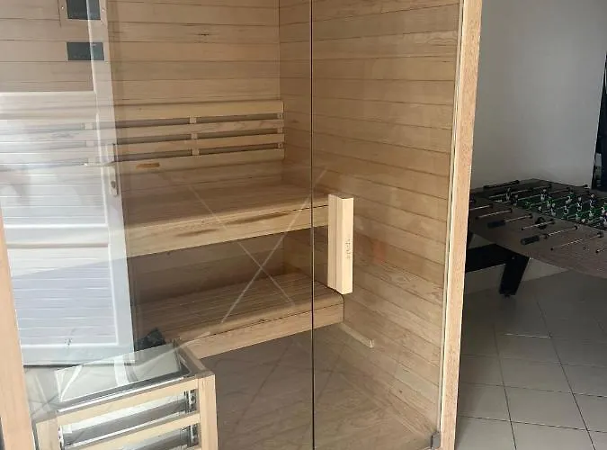 Luxury With Heated Pool, Jacuzzi And Sauna Vakantiehuis *