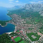 Luxury With Heated Pool, Jacuzzi And Sauna Makarska