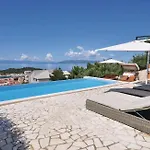 Luxury With Heated Pool, Jacuzzi And Sauna Makarska