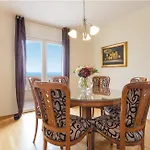 Hébergement de vacances Luxury With Heated Pool, Jacuzzi And Sauna *