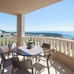 Luxury With Heated Pool, Jacuzzi And Sauna Makarska