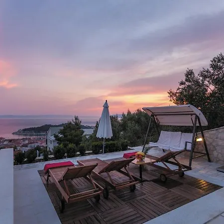 Сasa de vacaciones Luxury With Heated Pool, Jacuzzi And Sauna Makarska