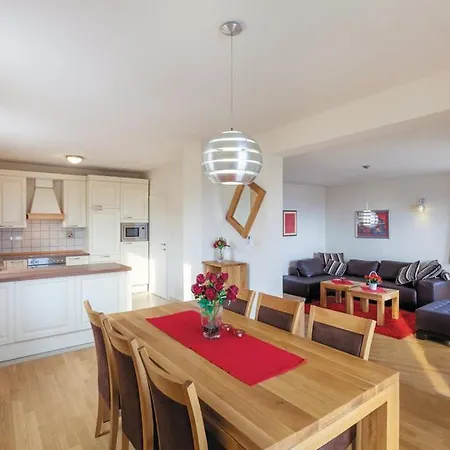 Holiday home Luxury With Heated Pool, Jacuzzi And Sauna *