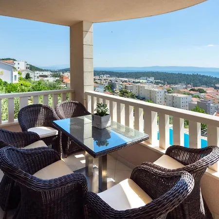 Luxury With Heated Pool, Jacuzzi And Sauna Holiday home Makarska