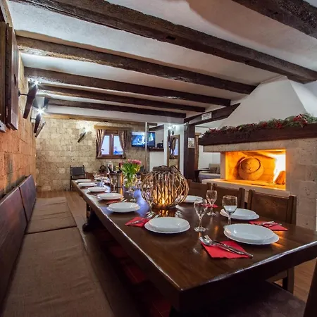 Luxury With Heated Pool, Jacuzzi And Sauna Holiday home *