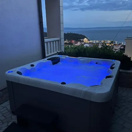 Luxury With Heated Pool, Jacuzzi And Sauna Makarska