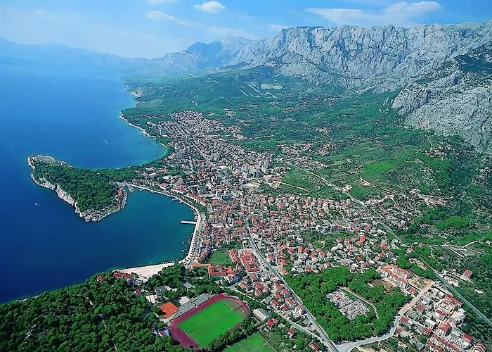 Luxury With Heated Pool, Jacuzzi And Sauna Makarska