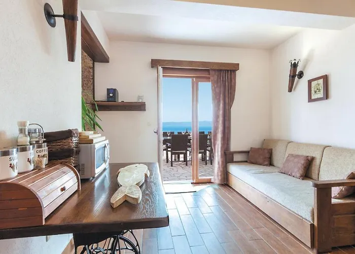 Luxury With Heated Pool, Jacuzzi And Sauna