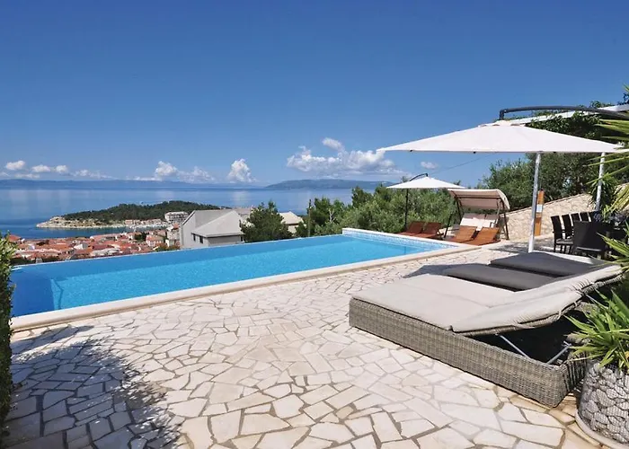 Luxury With Heated Pool, Jacuzzi And Sauna Makarska