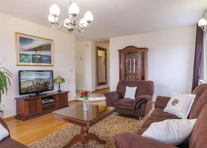 Σπίτι διακοπών Luxury With Heated Pool, Jacuzzi And Sauna Μακάρσκα