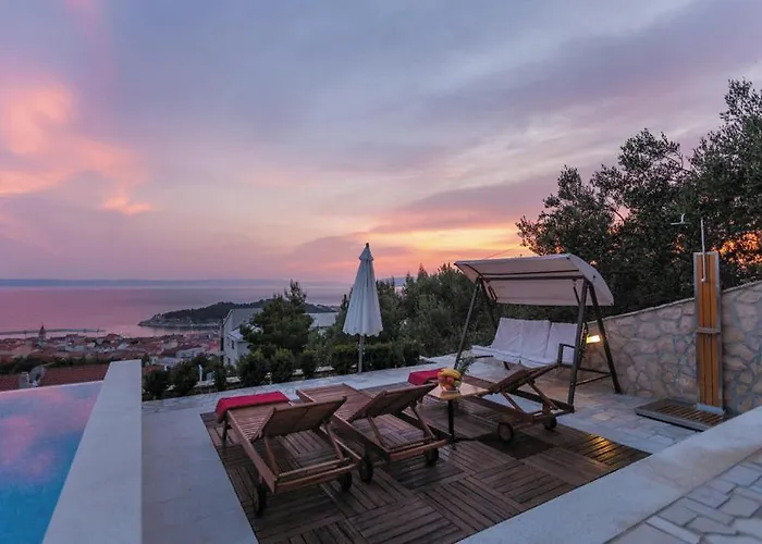 Holiday home Luxury With Heated Pool, Jacuzzi And Sauna Makarska