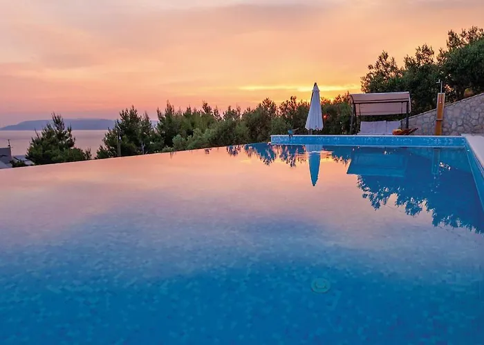 Luxury With Heated Pool, Jacuzzi And Sauna Holiday home *