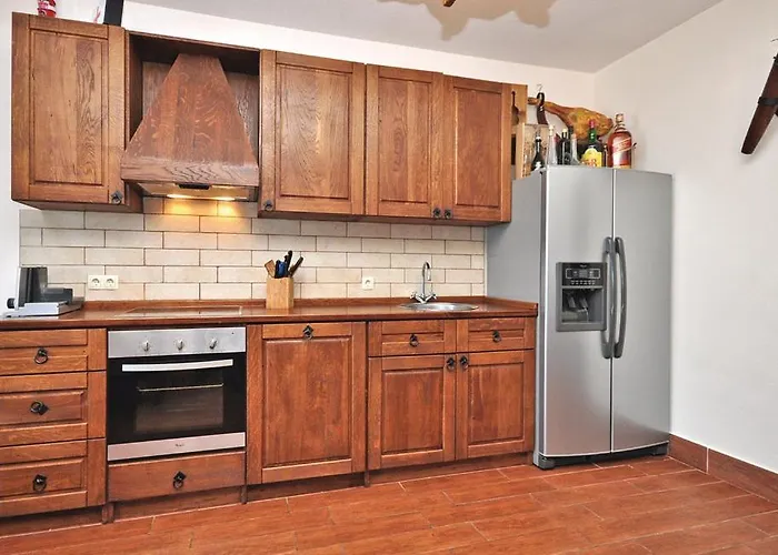 Luxury With Heated Pool, Jacuzzi And Sauna * Μακάρσκα