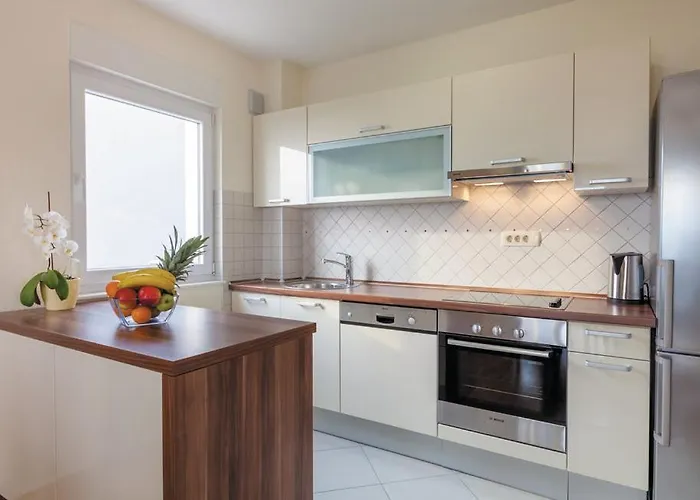 Luxury With Heated Pool, Jacuzzi And Sauna *