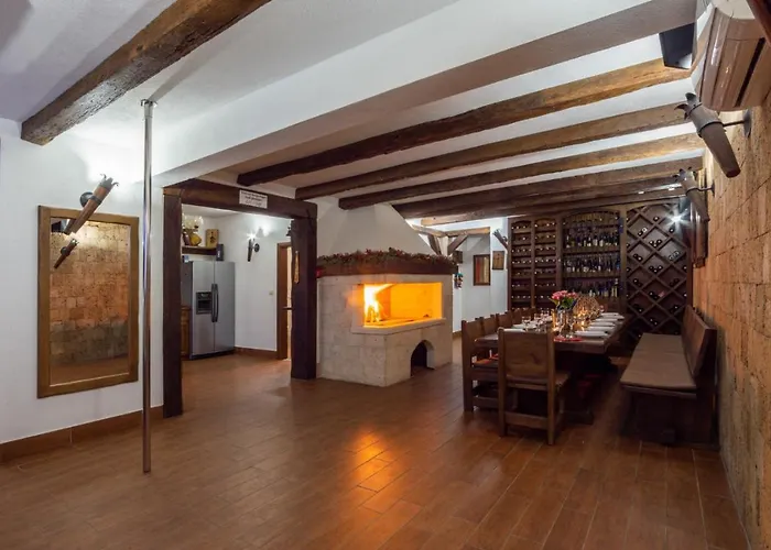 Luxury With Heated Pool, Jacuzzi And Sauna Σπίτι διακοπών *