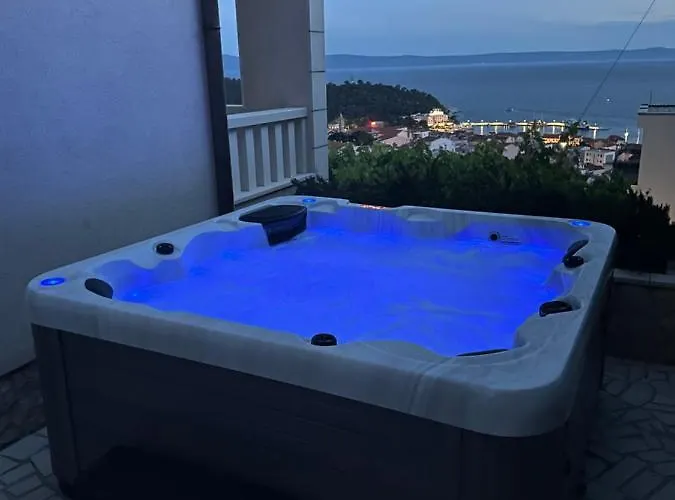 Luxury With Heated Pool, Jacuzzi And Sauna Makarska