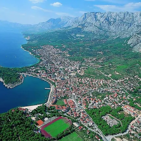 Luxury With Heated Pool, Jacuzzi And Sauna Makarska