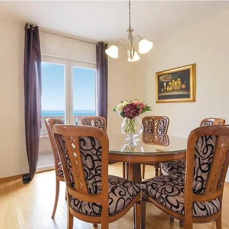 Holiday home Luxury With Heated Pool, Jacuzzi And Sauna *