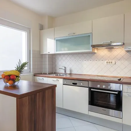 Luxury With Heated Pool, Jacuzzi And Sauna *