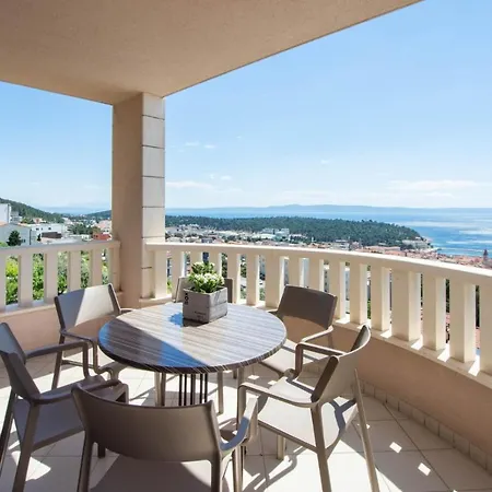 Luxury With Heated Pool, Jacuzzi And Sauna Makarska